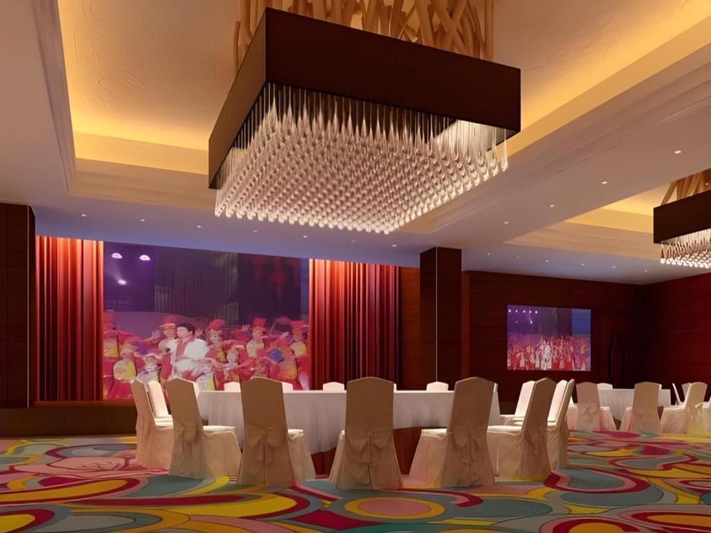 Wyndham Garden Hotel Lingshui  Exterior photo