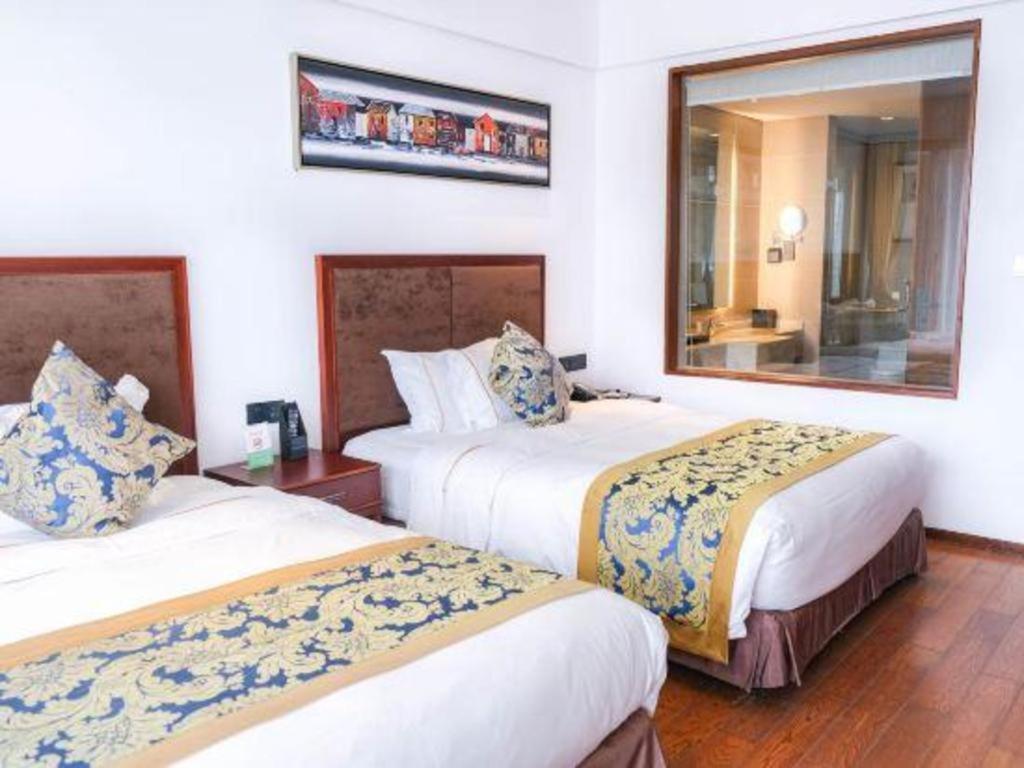 Wyndham Garden Hotel Lingshui  Exterior photo